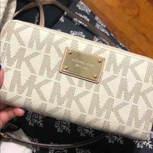 Michael Kors jet set wallet in vanilla